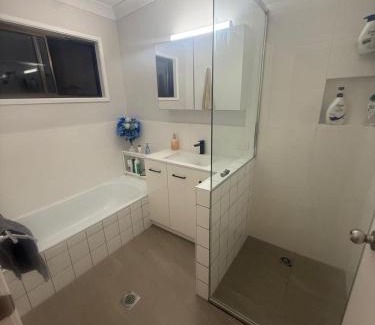Molendinar House | Isabella