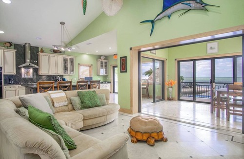 Marathon House | Isabella on Paradise Place 2 bed 2 bath with Exoti