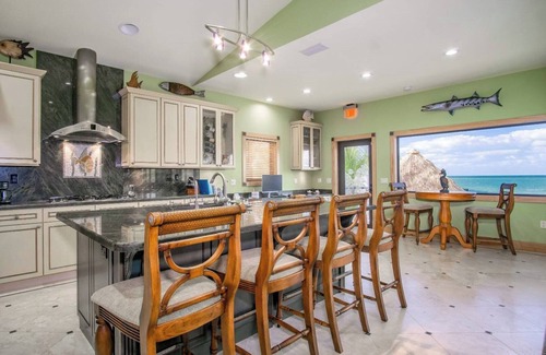 Marathon House | Isabella on Paradise Place 2 bed 2 bath with Exoti