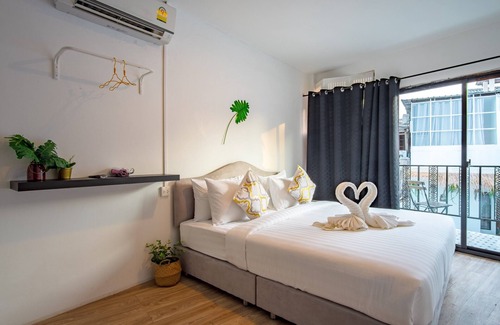 Old Phuket Town Hotel | Isara Boutique Hotel and Cafe