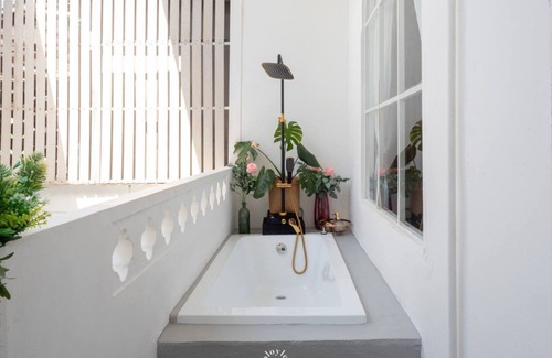 Old Phuket Town Hotel | Isara Boutique Hotel and Cafe
