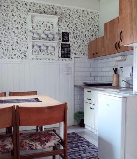 Brenna Cabin | Iskierkówka