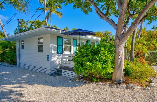 Islamorada House | Islamorada retreat "Bungalow Blue" w/heated pool, Bikes, BBQ, amenities galore!