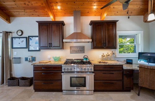 Toll Gate Shores House | "Islamorada Waterside Getaway: Prime Fishing, Sunset Views, Beachside Bliss!"