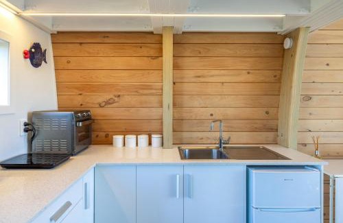 Ostend Ski Chalet | Island chalet Onetangi