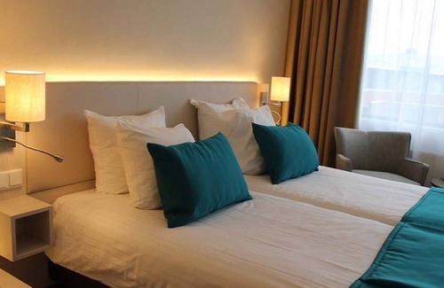 Nes Hotel | Island Comfort Steps from Ameland Beach, Dunes & Ferry – Hotel w/Parking