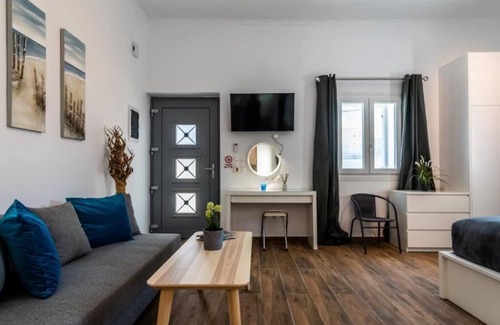 Adamas Apartment | Island Dreams Deluxe Apartment