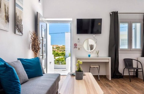 Adamas Apartment | Island Dreams Deluxe Apartment