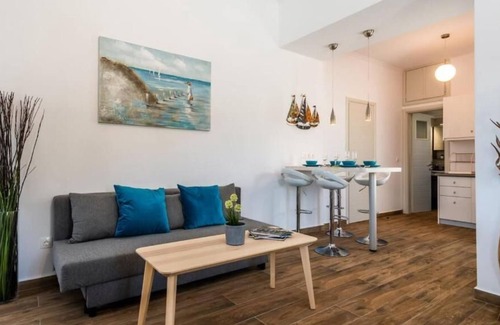 Adamas Apartment | Island Dreams Deluxe Apartment