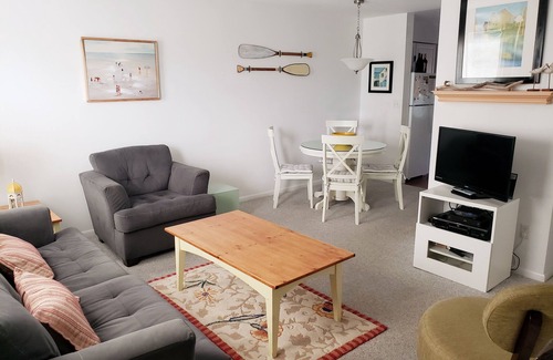 Chincoteague House | Island Escape - Townhouse - Enclosed back porch. NO LINENS