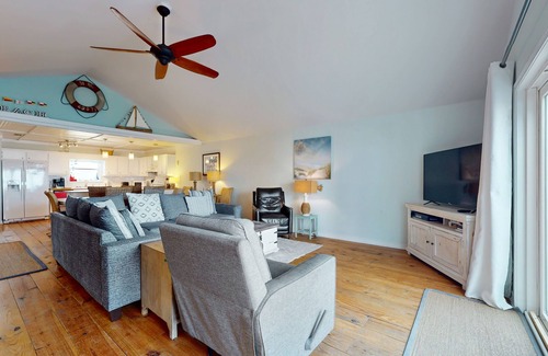 Silver Cay House | Island Gem on the Water W/Private Dock, Large Deck, Gas Grill & WiFi - Dogs OK