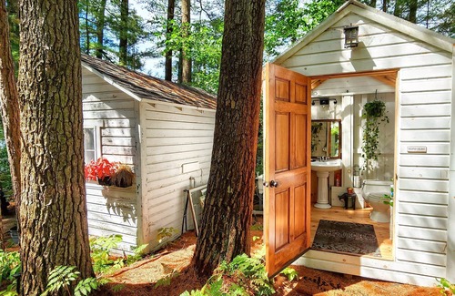 Brantingham House | Island Glamping w/Boat, HotTub and Pet Friendly