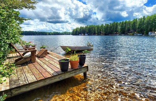 Brantingham House | Island Glamping w/Boat, HotTub and Pet Friendly