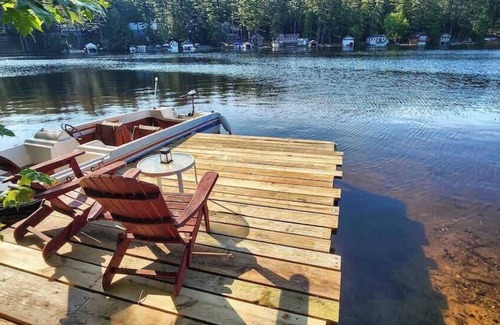 Brantingham House | Island Glamping w/Boat, HotTub and Pet Friendly