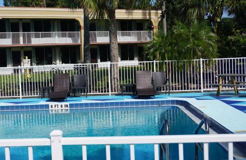 Merritt Island Cabin | ISLAND HOTEL of Space Coast