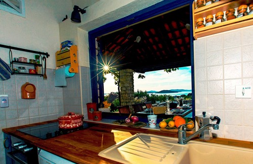 Sibenik Cottage | Island house Oh La La Zlarin! A CAR IS NOT NEEDED ON THIS QUIET, TINY ISLAND