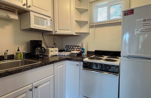 Oak Bluffs Apartment | Island Inn - Studio Suite - 19D - Oak Bluffs, MA