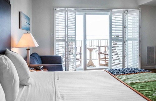 Piney Point Hotel | Island Inn & Suites, an Ascend Collection Hotel