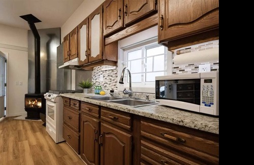 Orangeville House | Island Lake Guest House