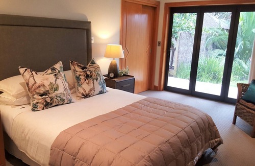 Whakamarama House | Island Life in the Bay - Te Puna Point Retreat