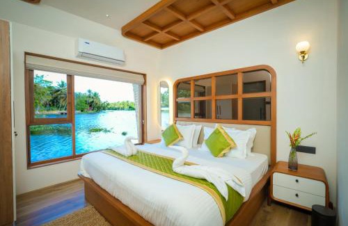 Champakulam Boat Rental | Island of Peace Houseboat