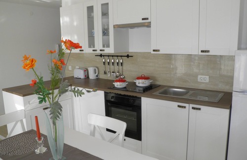 Dinjiska Apartment | Island Pag seafront