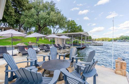 Kingsland House | Island Paradise A waterfront oasis with pool