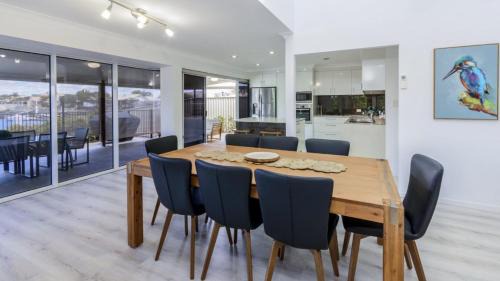 Banksia Beach House | Island Paradise On The Canal