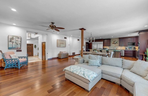 Islamorada House | Island pool home awaits in Islamorada's Port Antigua