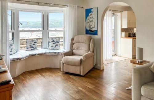 Salcombe House | Island Quay 10
