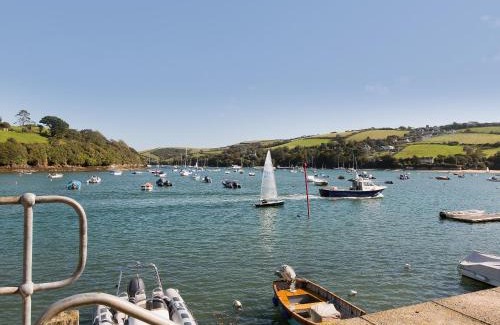 Salcombe House | Island Quay 10