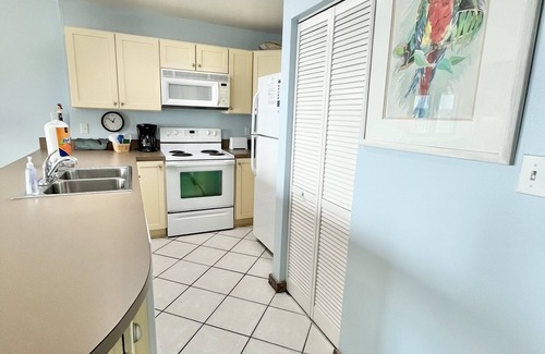 Fort Walton Beach Condo | ISLAND SANDS #204- BEAUTIFUL GULF FRONT VIEWS!