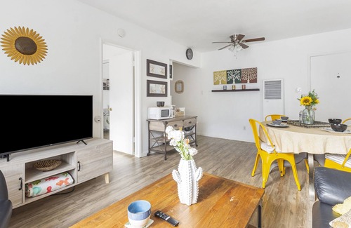 Belmont Shore Apartment | Island Vibes -1bedroom in the heart of Long Beach (Belmont Shore)