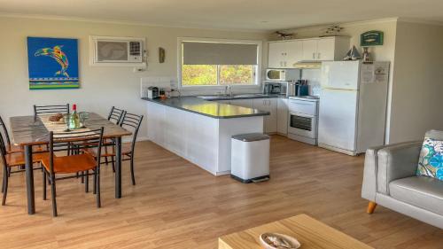 Lake Wangary House | Island View 1