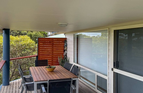 Lake Wangary House | Island View 1 - Sunsets - Quality - Sandy Beaches Across the Road