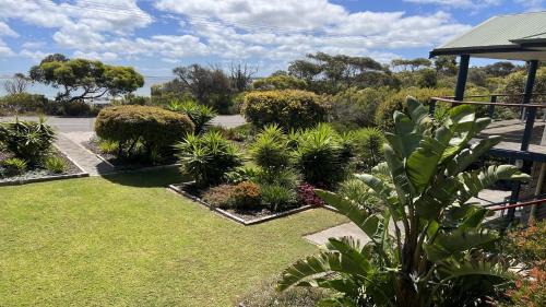 Lake Wangary House | Island View 2
