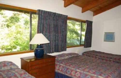 Quadra Island Apartment | Island View at April Point