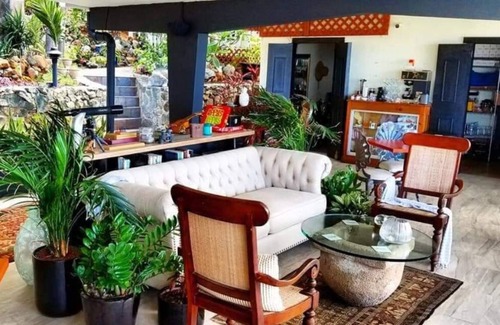 Estate Contant House | Island View Guest House # 5