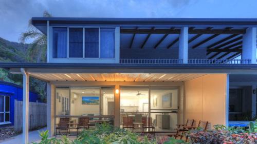 Arcadia Apartment | Island View Unit 2
