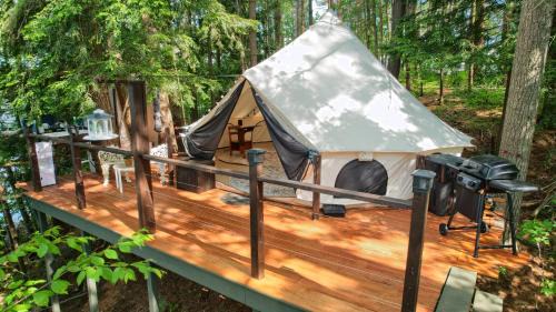 Brantingham Other | Island Waterfront Glamping - HotTub, Boat, Pet Friendly