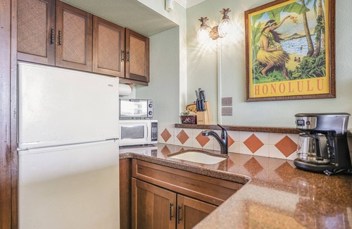Wailua Apartment | Islander on the Beach 152 Direct Oceanfront Studio