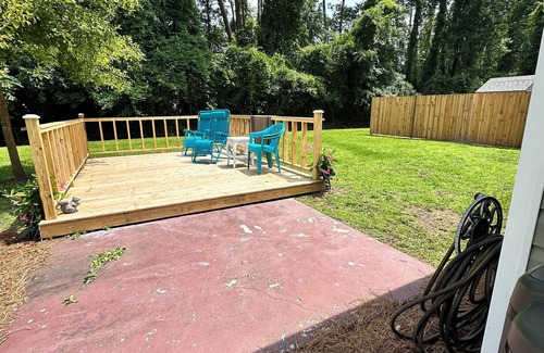 Savannah House | Islands Cozy Cottage 3 Just 7-10 minutes to Tybee Beach & Savannah River Street