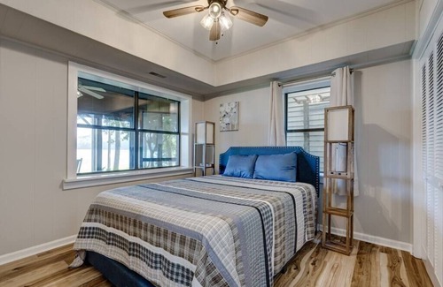 Shelby House | IslandTime! 6 Br/3Ba with your own private island!