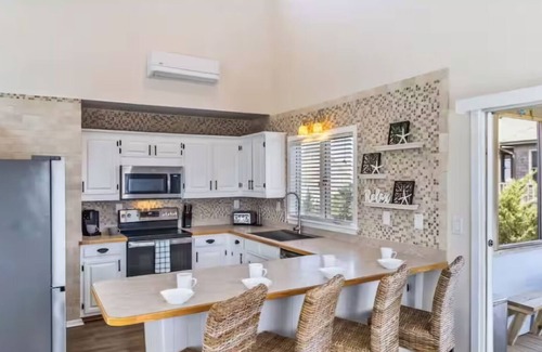 Waves House | Isle Be Sea'n You