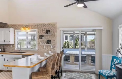 Waves House | Isle Be Sea'n You