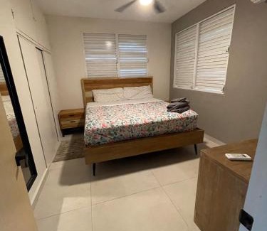 Ocean Park Apartment | Ismael Rivera Estrella Ocean Park 3bd 2b