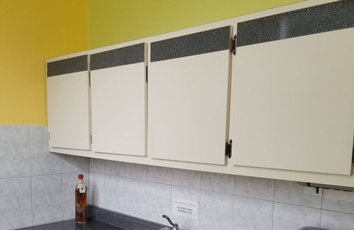 Montana Apartment | ISOLA– Breezy 2nd floor Apt in beautiful neighborhood just min to Beaches & BQN