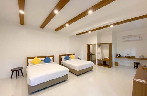 Sichon Hotel | Issara Beach Resort Beachfront Zone