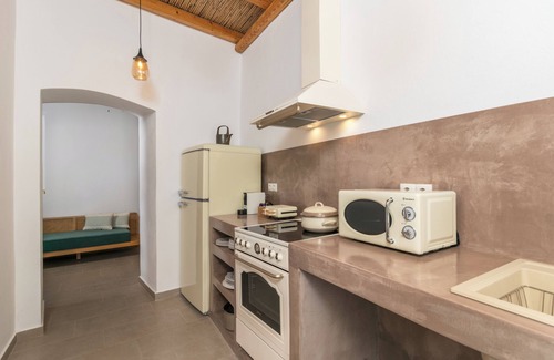 Tripiti Apartment | IsternanLapis Domus Milos