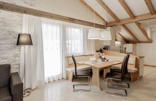 Appiano Sulla Strada del Vino Apartment | Holiday Apartment "Apartment Wieser 4" with Mountain View, Heated Pool & Wi-Fi
